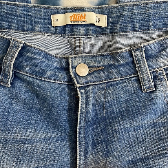 Faded dual tone denim jeans sized 32 - Picture 3 of 4
